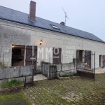 Maison mitoyenne à rénover avec jardin à Montoire-sur-le-Loir