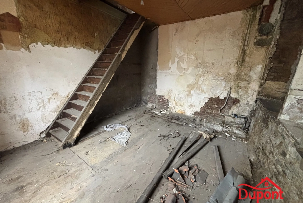 Maison à rénover de 56 m² à Rocroi, potentiel locatif dans secteur recherché 