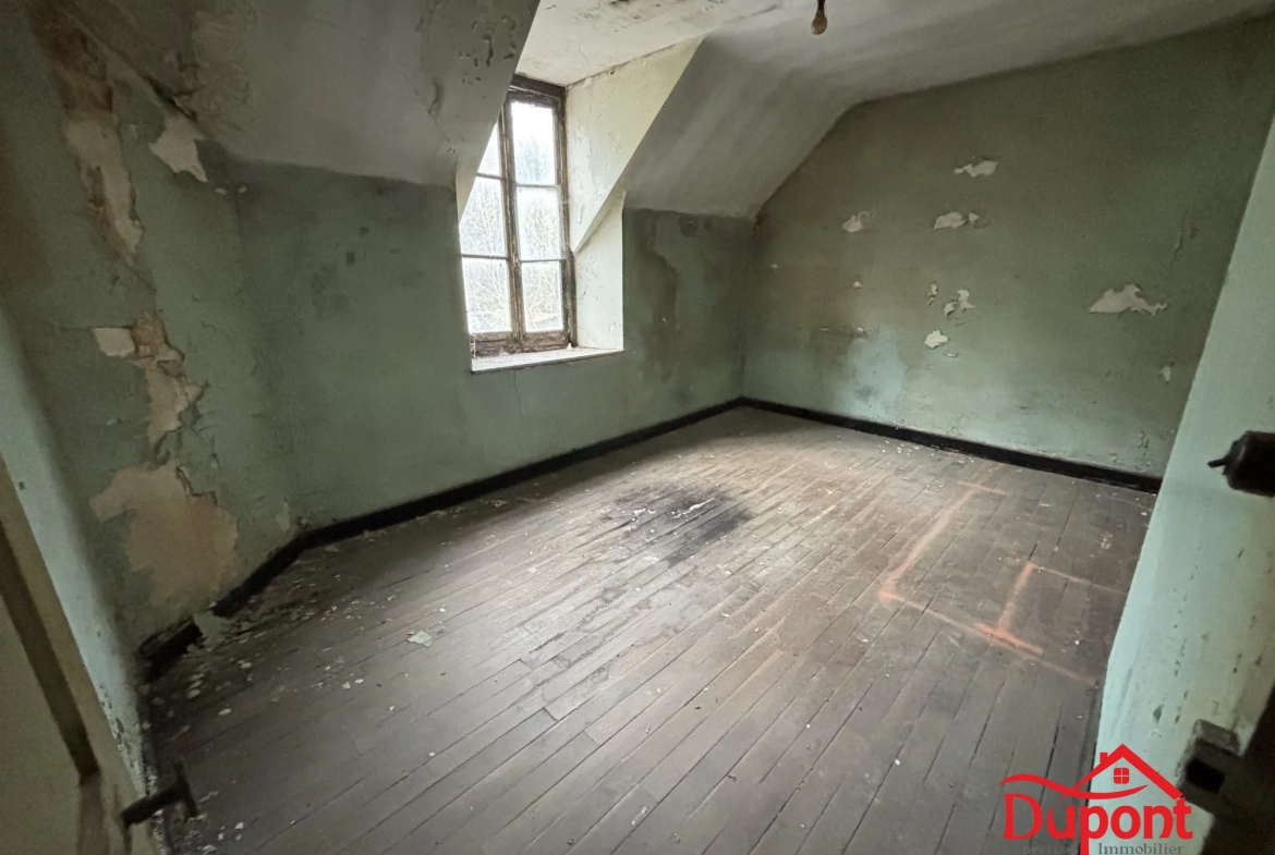 Maison à rénover de 56 m² à Rocroi, potentiel locatif dans secteur recherché 