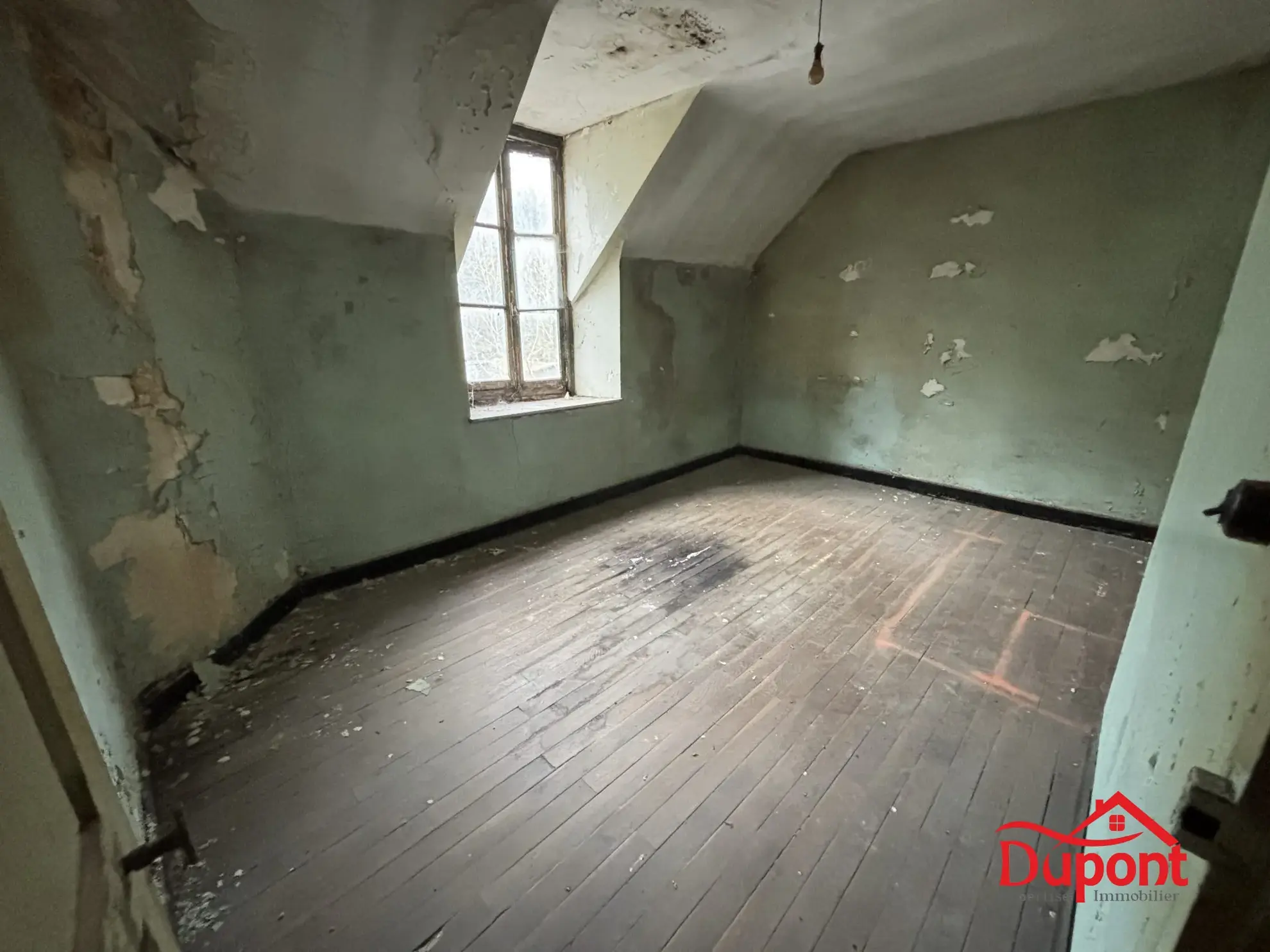 Maison à rénover de 56 m² à Rocroi, potentiel locatif dans secteur recherché 