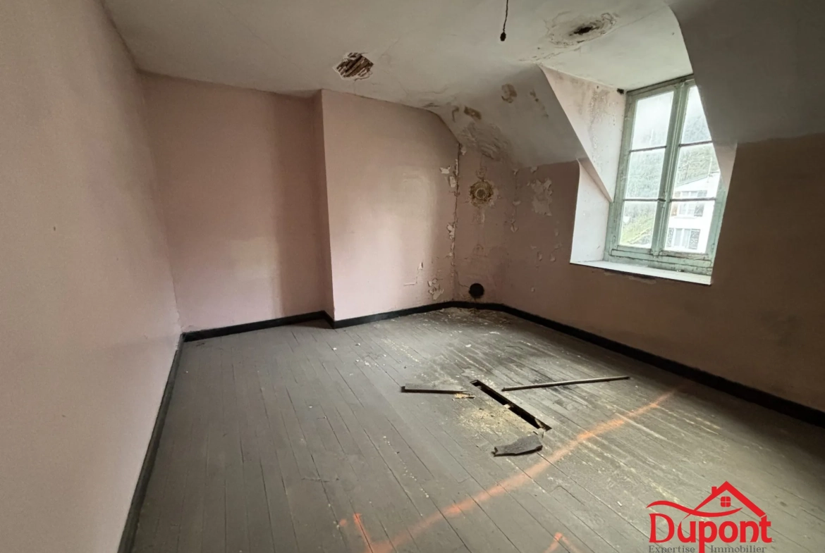 Maison à rénover de 56 m² à Rocroi, potentiel locatif dans secteur recherché 