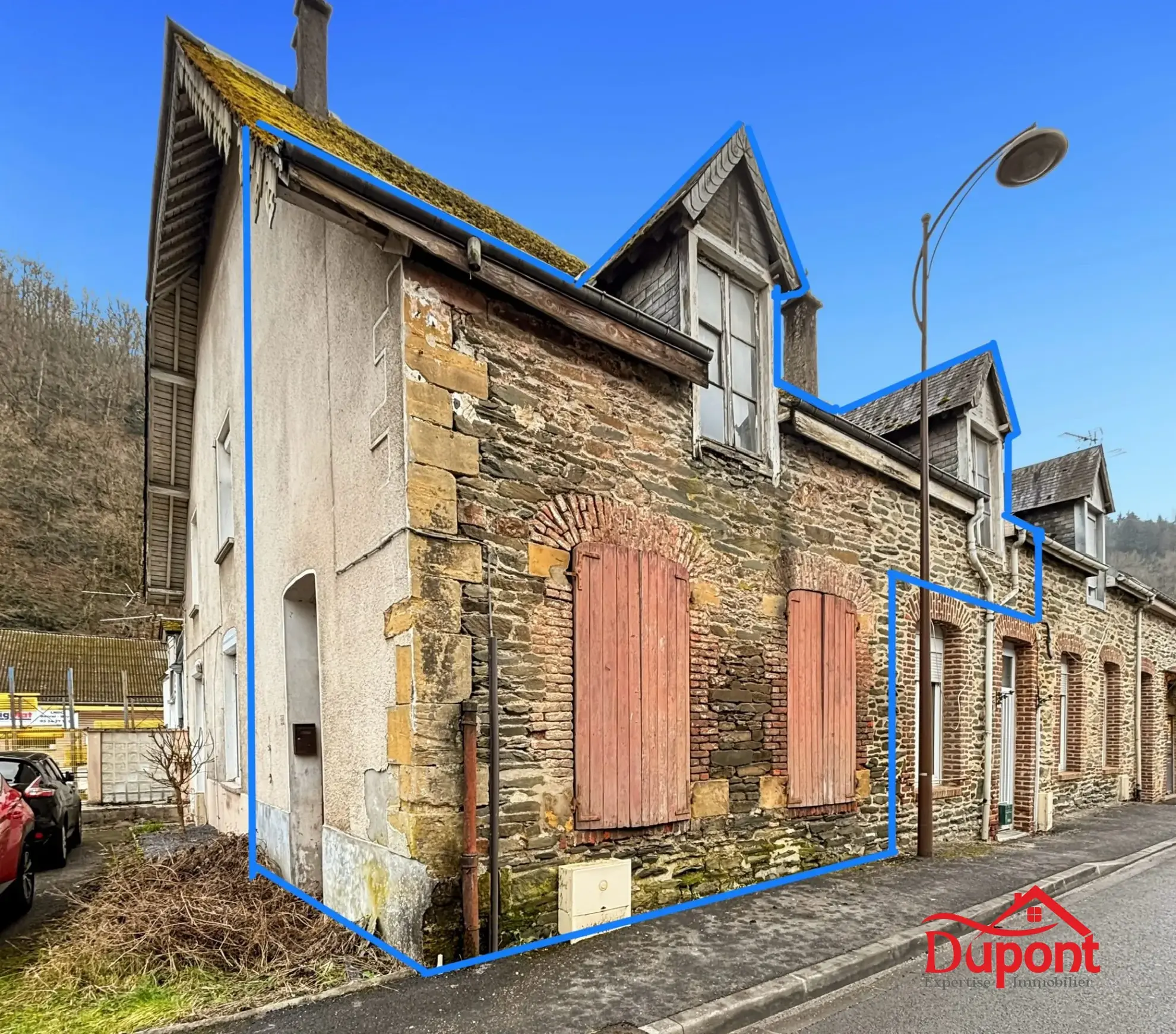 Maison à rénover de 56 m² à Rocroi, potentiel locatif dans secteur recherché 