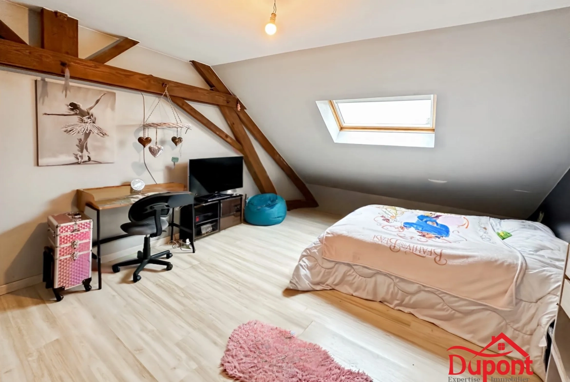 Maison familiale semi-individuelle à Bachant avec 5 chambres et jardin 
