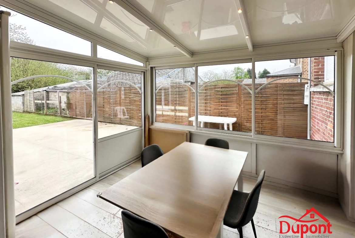 Maison familiale semi-individuelle à Bachant avec 5 chambres et jardin 