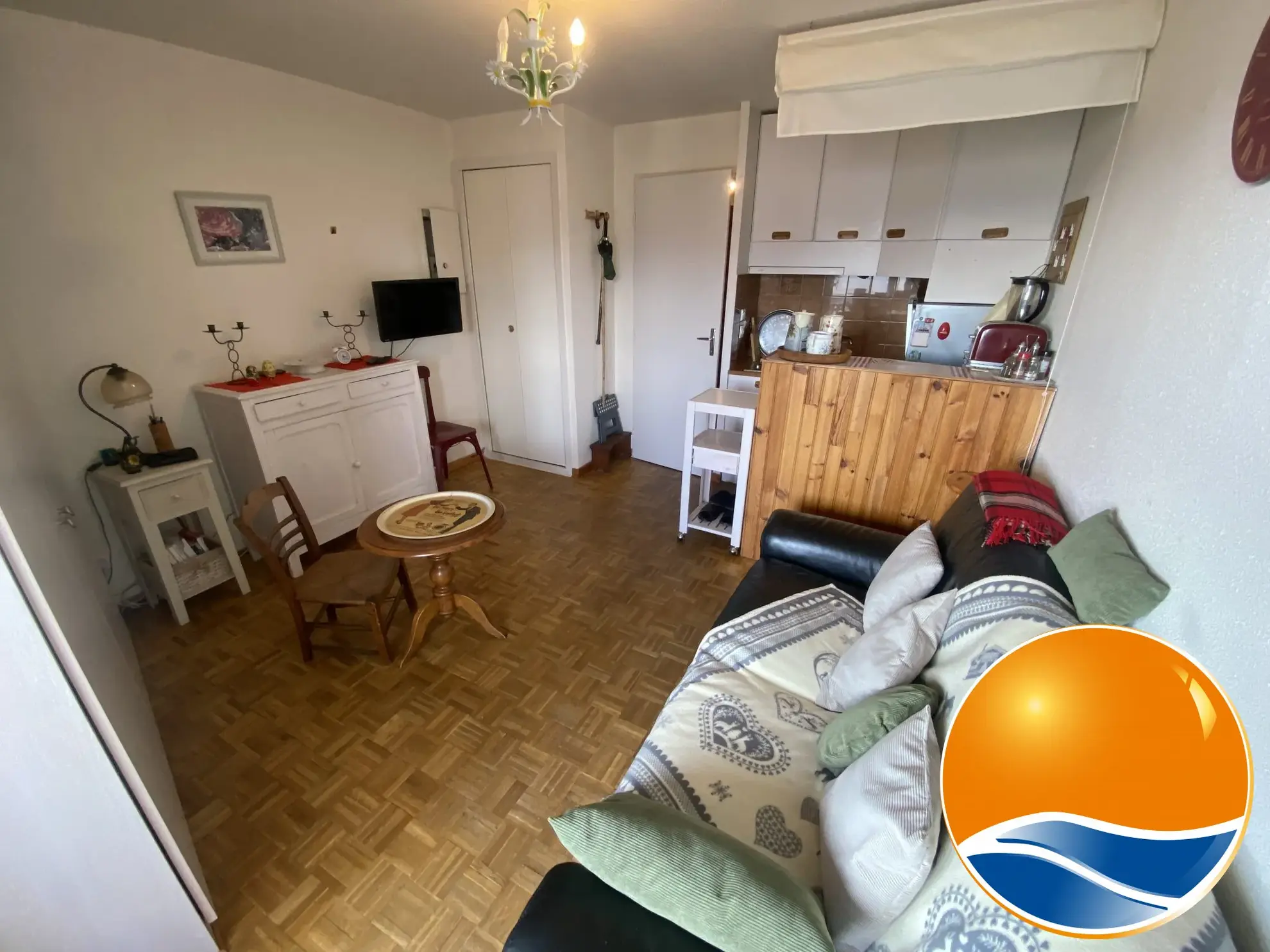 séjour+cuisine Studio meublé avec garage et vue montagne à Les Angles - 20.4m² 
