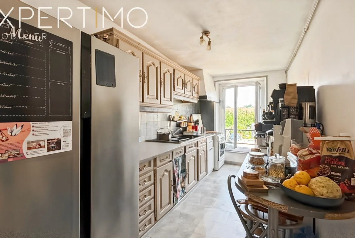 Appartement lumineux de 125 m² à Etampes avec 3 chambres, garage et potentiel de 4 chambres 