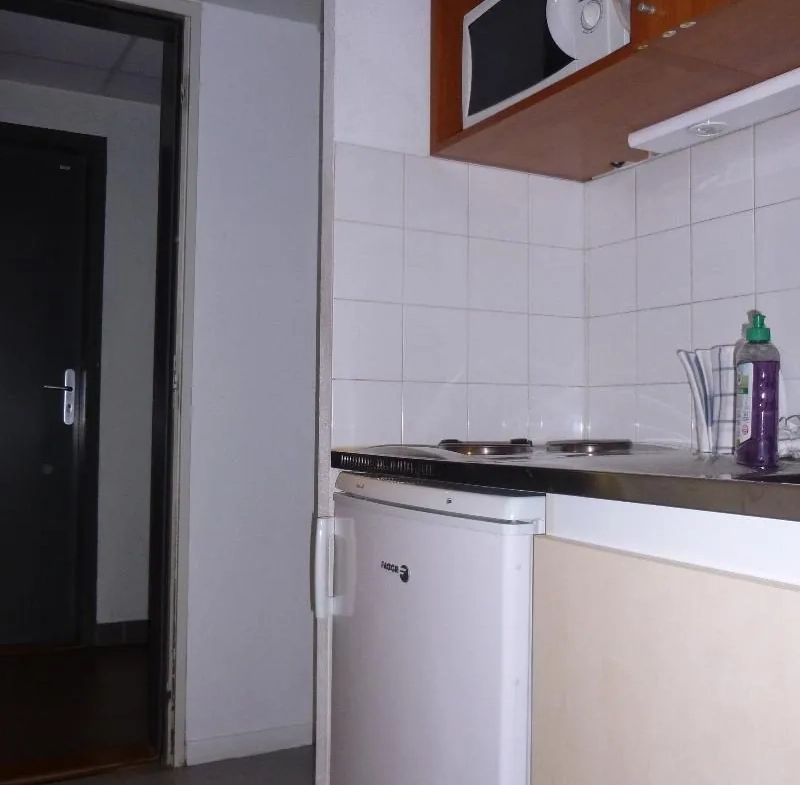 Studio à vendre à Voiron - Excellent état, bail commercial en cours, investissement LMNP 