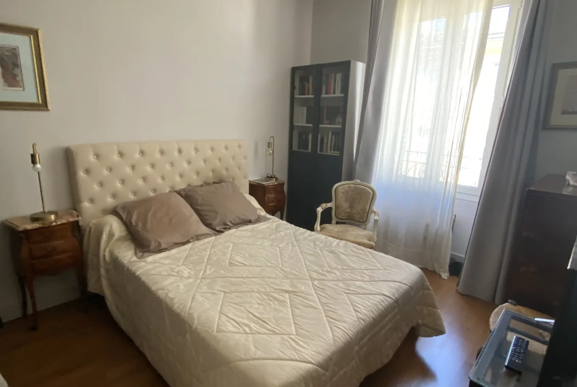 Vente appartement T3 de 74 m² à Bastia, centre-ville, lumineux avec loggia et balcon 