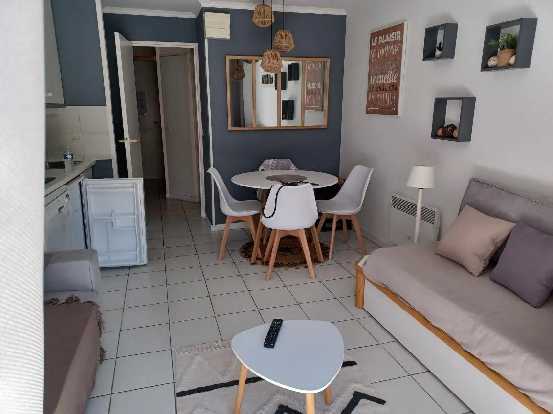 Studio meublé avec terrasse et piscine à Saint-Raphaël 