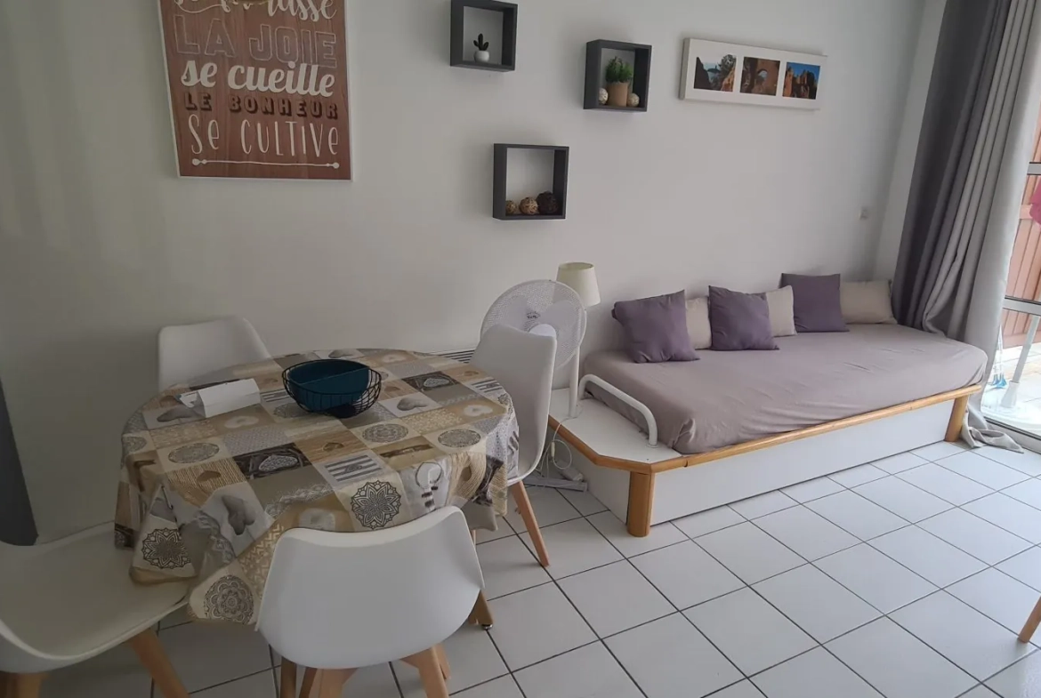 Studio meublé avec terrasse et piscine à Saint-Raphaël 