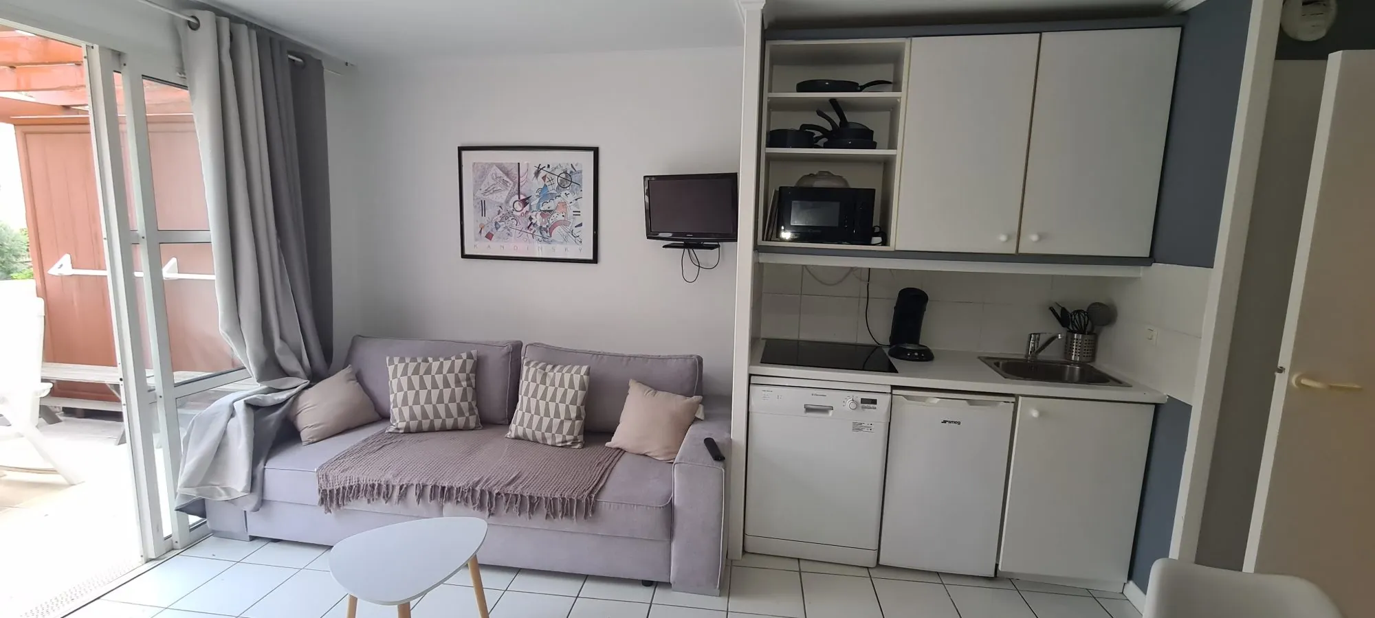 Studio meublé avec terrasse et piscine à Saint-Raphaël 