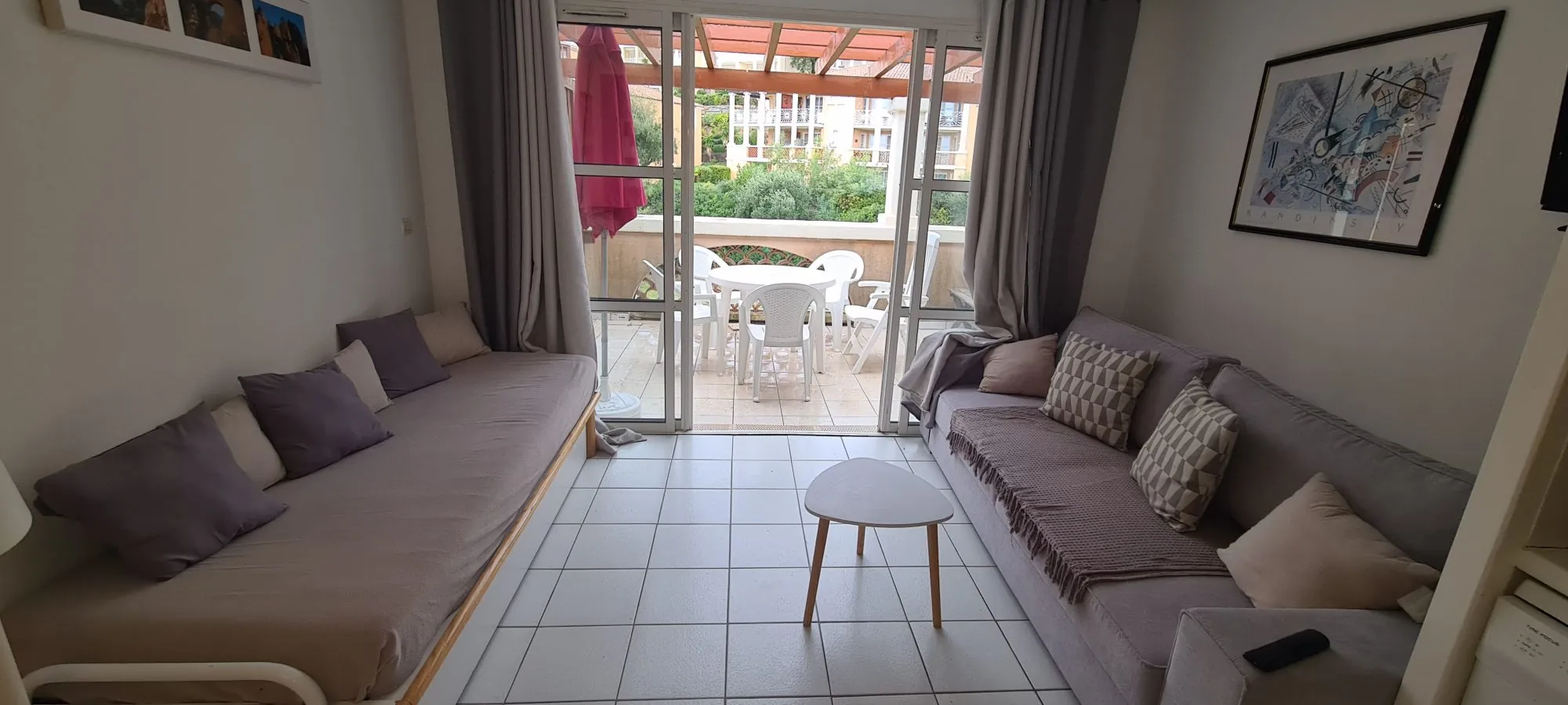 Studio meublé avec terrasse et piscine à Saint-Raphaël 