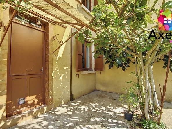 Maison à vendre à Saint-Denis-de-Cabanne proche Charlieu avec jardin et garage