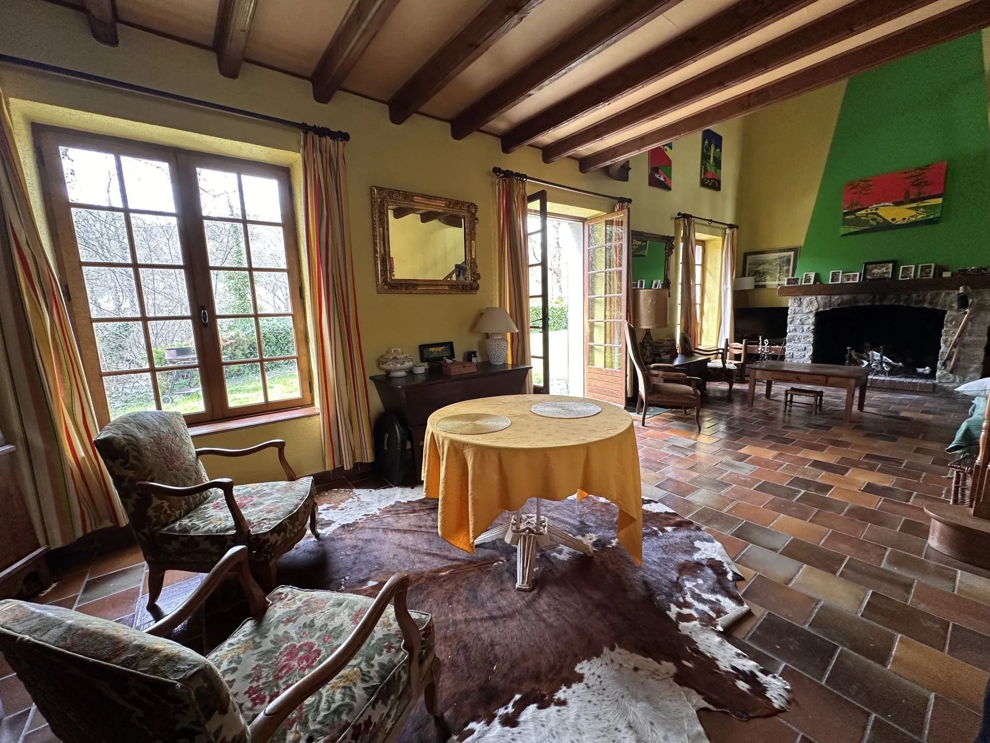 Vente maison à Massiac avec fort potentiel locatif sur grand terrain 