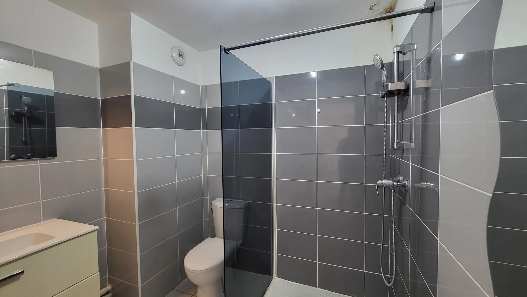 Appartement 2 pièces lumineux avec terrasse à Agde - Proche commodités 
