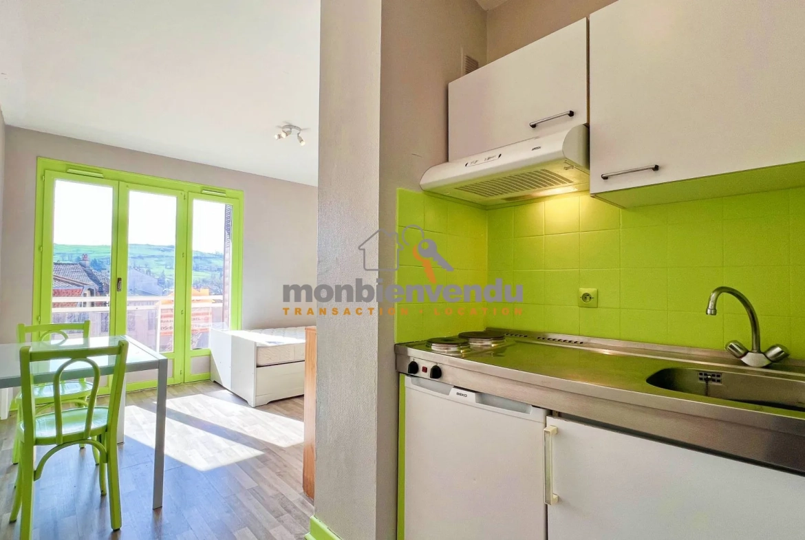 Studio à vendre avec balcon à Aurillac - Investissement idéal 