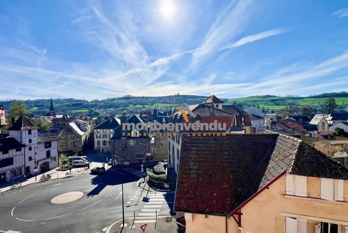 Studio à vendre avec balcon à Aurillac - Investissement idéal 