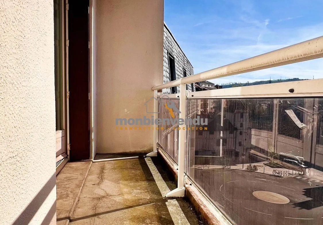 Studio à vendre avec balcon à Aurillac - Investissement idéal 