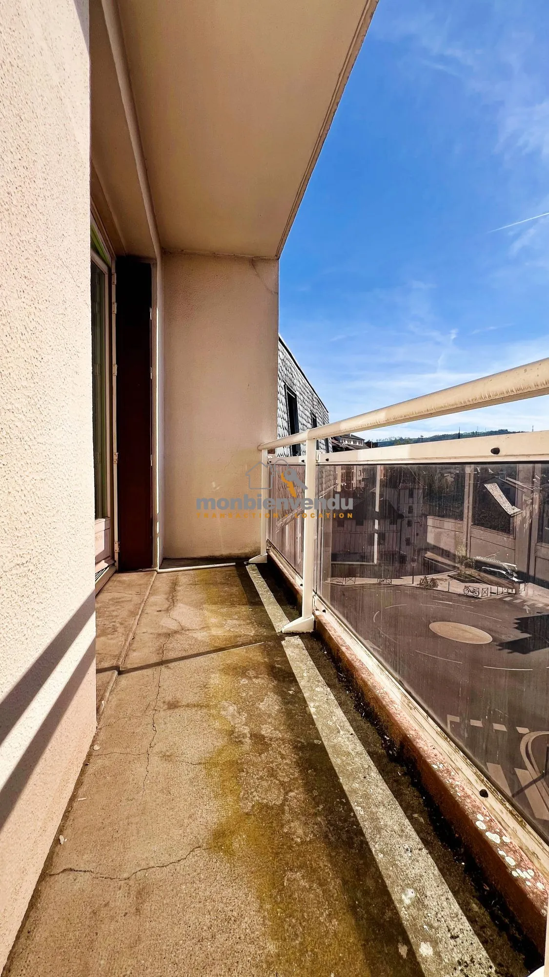 Studio à vendre avec balcon à Aurillac - Investissement idéal 