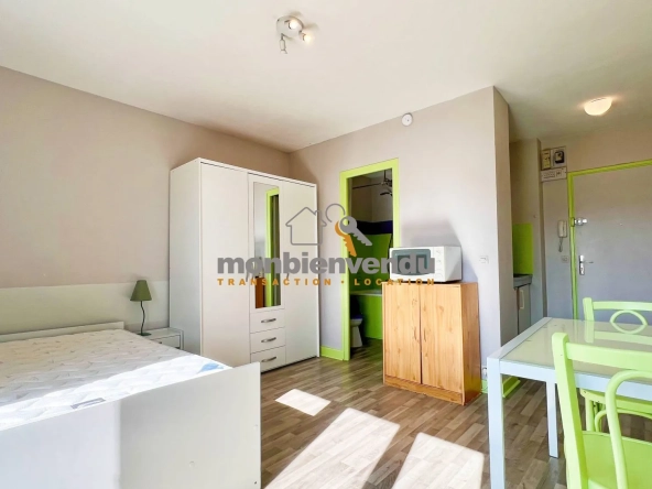 Studio à vendre avec balcon à Aurillac - Investissement idéal