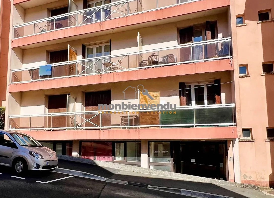 Studio à vendre avec balcon à Aurillac - Investissement idéal 