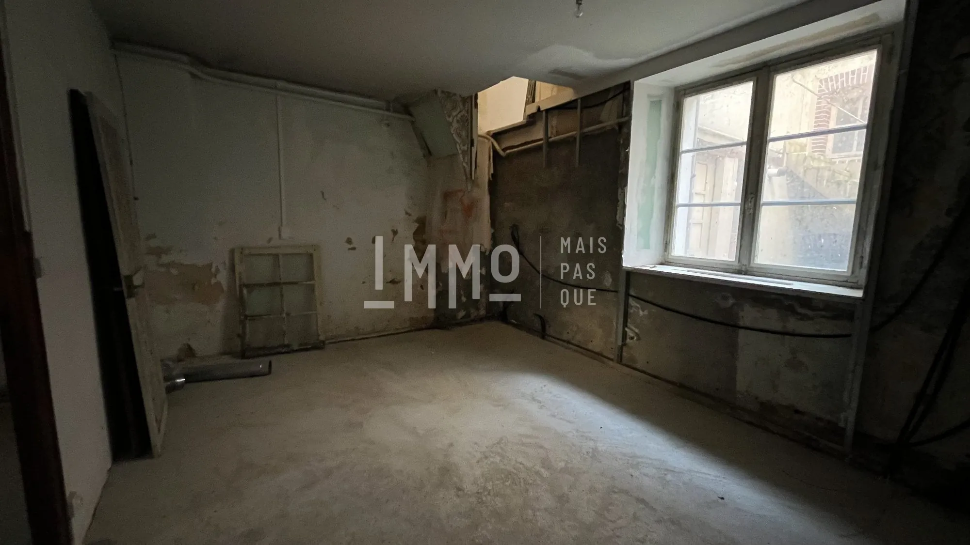 Investissez dans un lot de deux immeubles à Saint-Calais – Opportunité rare 