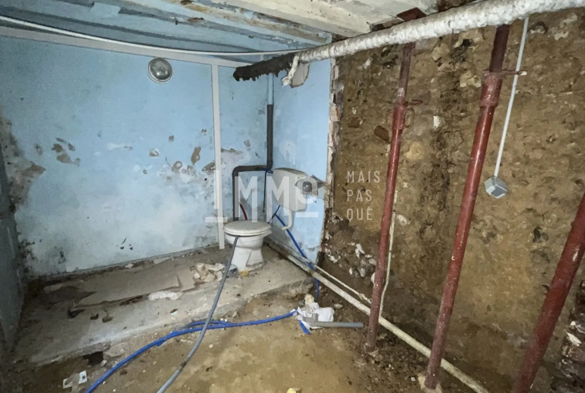 Investissez dans un lot de deux immeubles à Saint-Calais – Opportunité rare 