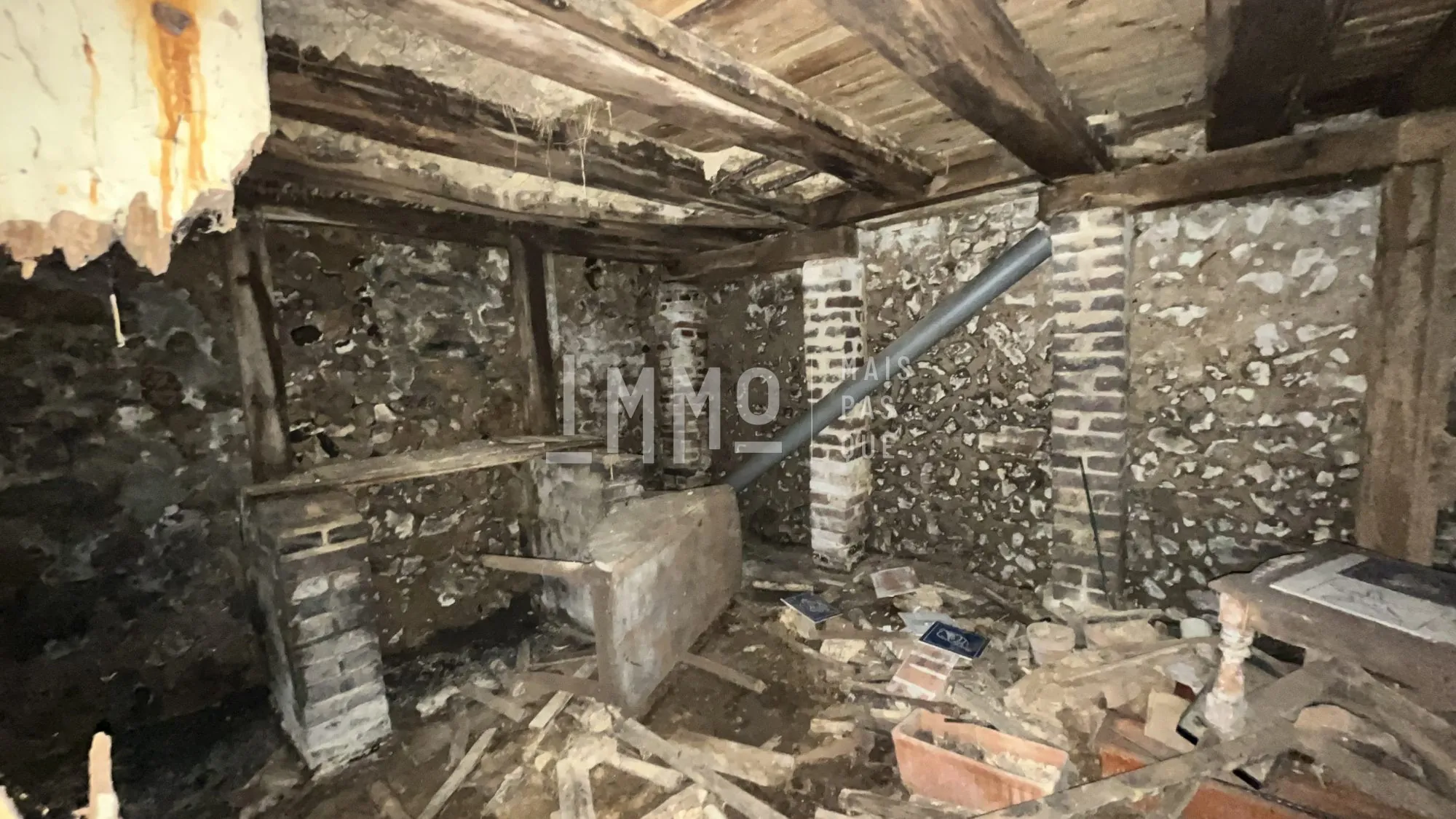Investissez dans un lot de deux immeubles à Saint-Calais – Opportunité rare 