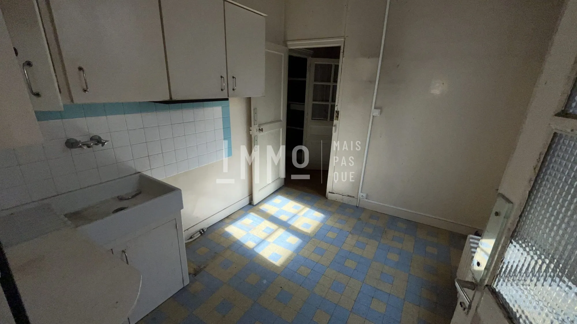Investissez dans un lot de deux immeubles à Saint-Calais – Opportunité rare 