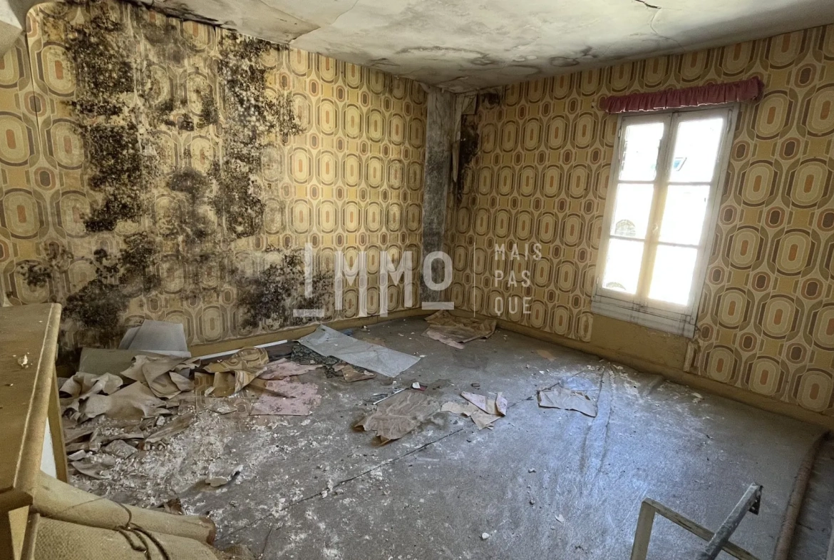 Investissez dans un lot de deux immeubles à Saint-Calais – Opportunité rare 