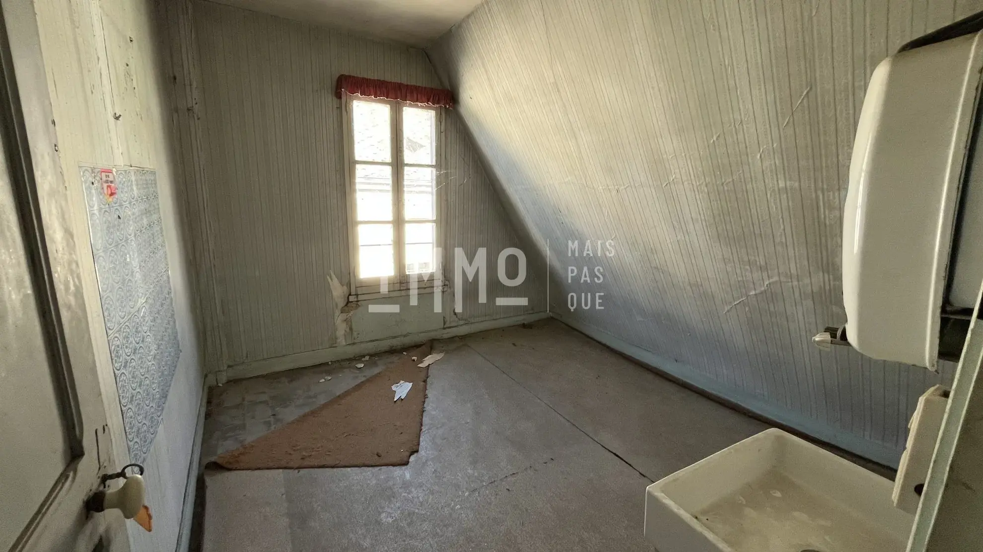 Investissez dans un lot de deux immeubles à Saint-Calais – Opportunité rare 