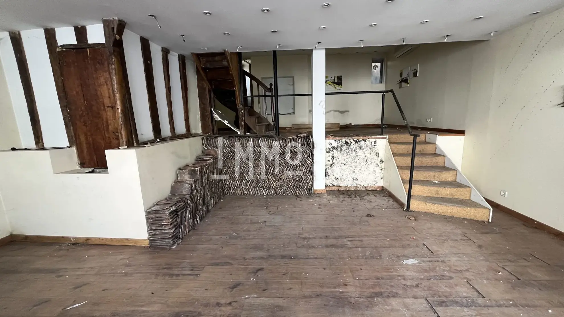 Investissez dans un lot de deux immeubles à Saint-Calais – Opportunité rare 
