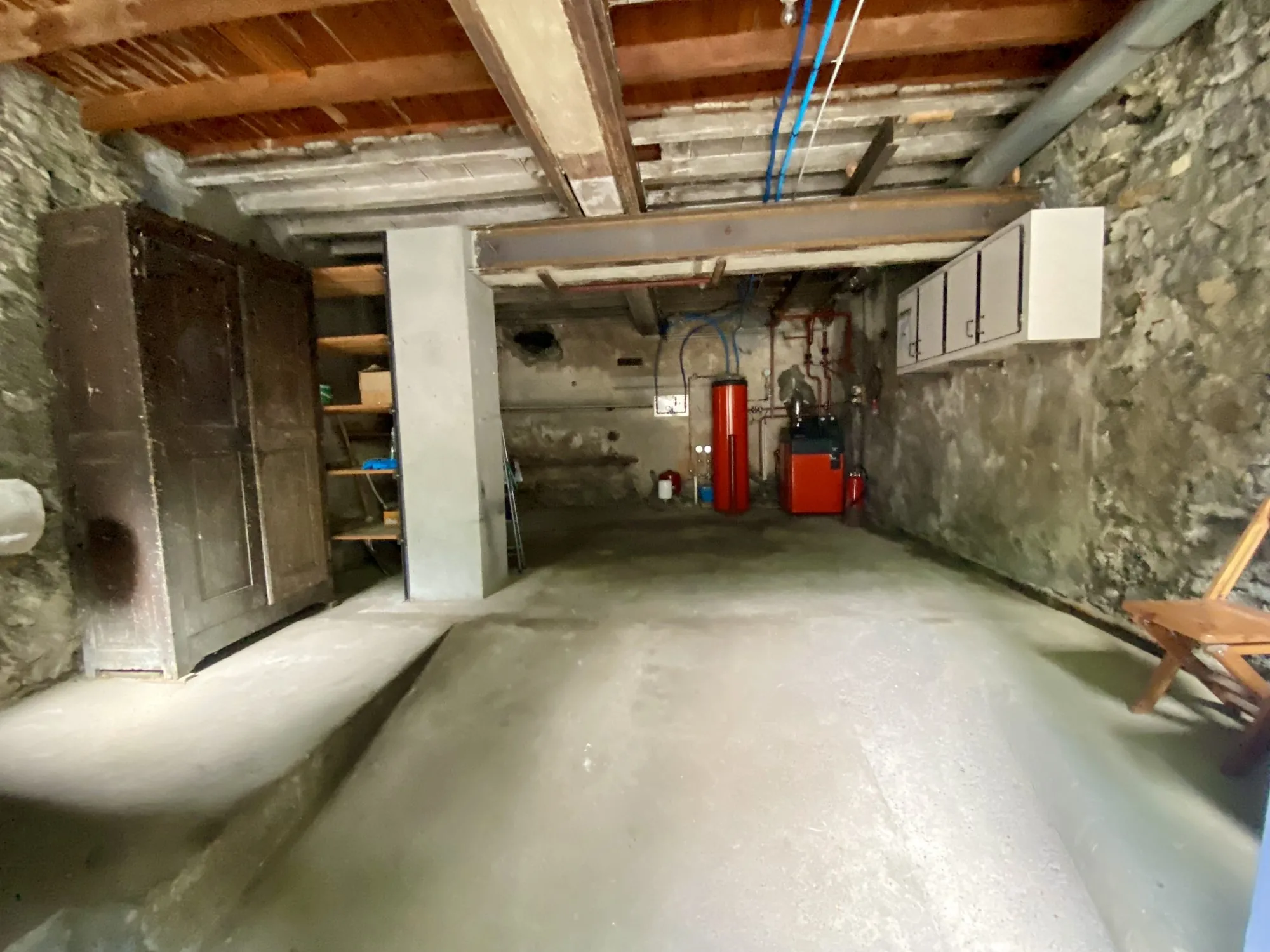 Maison à vendre à Vienne avec garage et terrasse, à rénover 