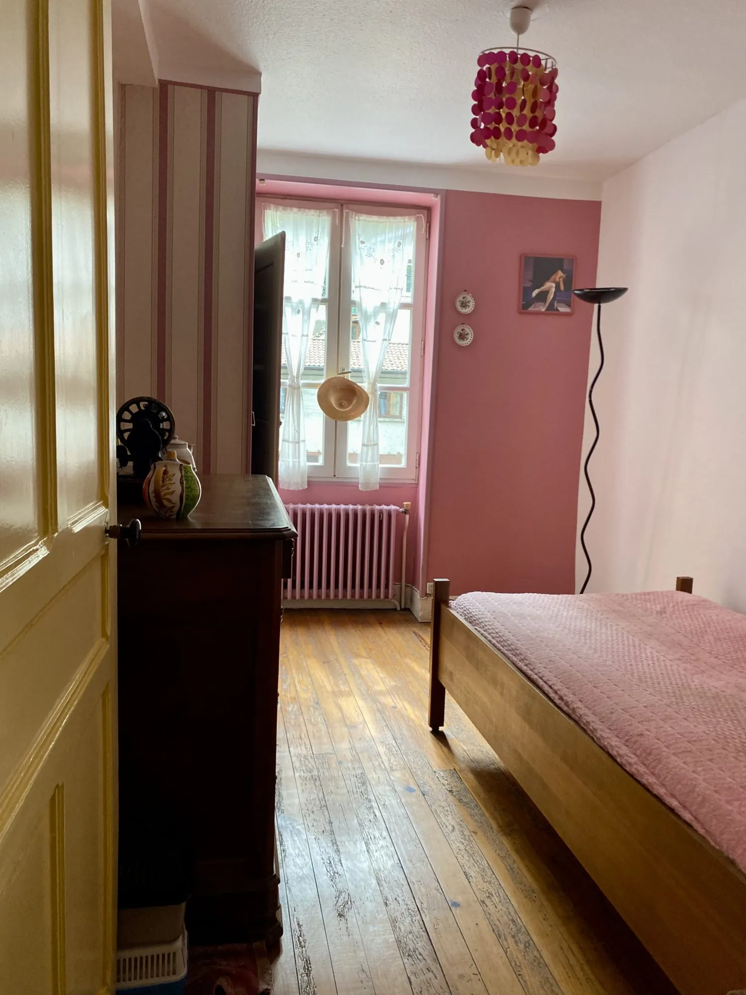 Maison à vendre à Vienne avec garage et terrasse, à rénover 