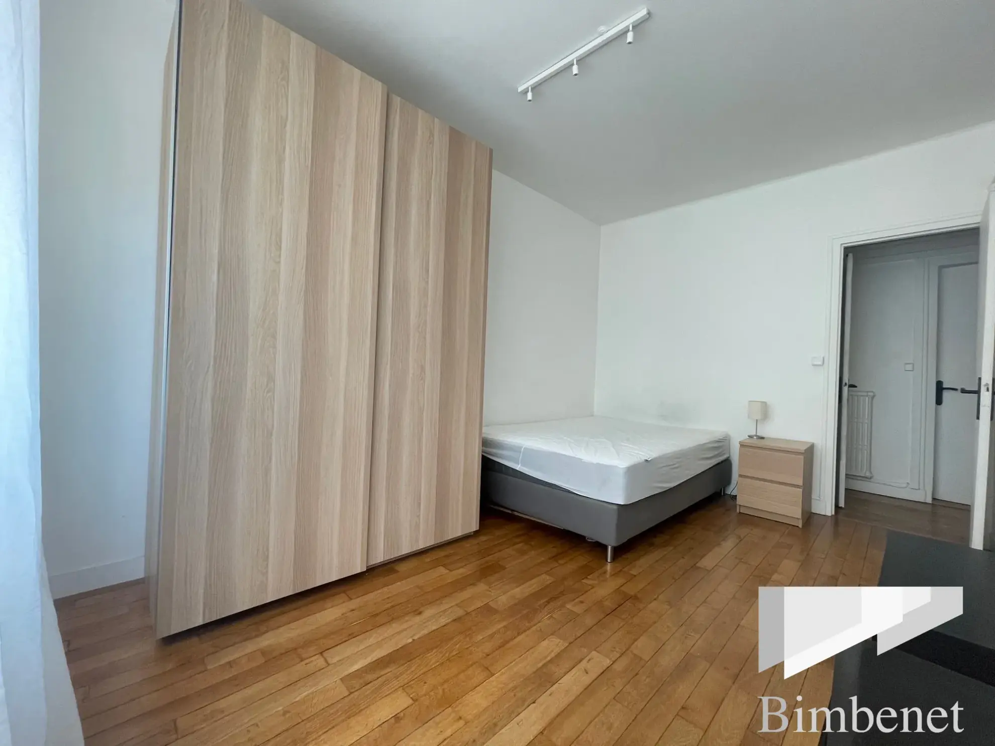 Appartement T3 rénové à vendre à Orléans, proche gare et commerces 