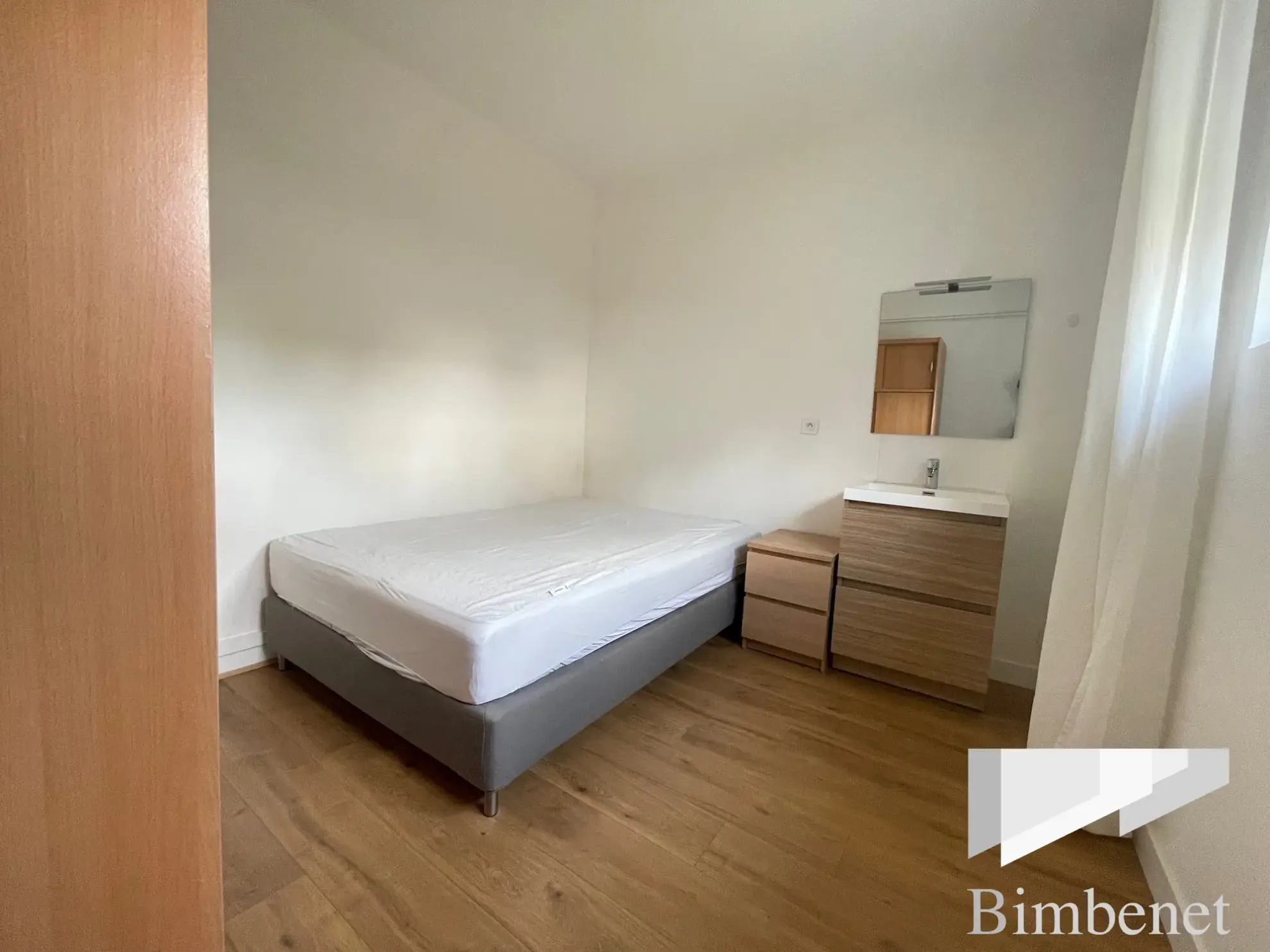 Appartement T3 rénové à vendre à Orléans, proche gare et commerces 