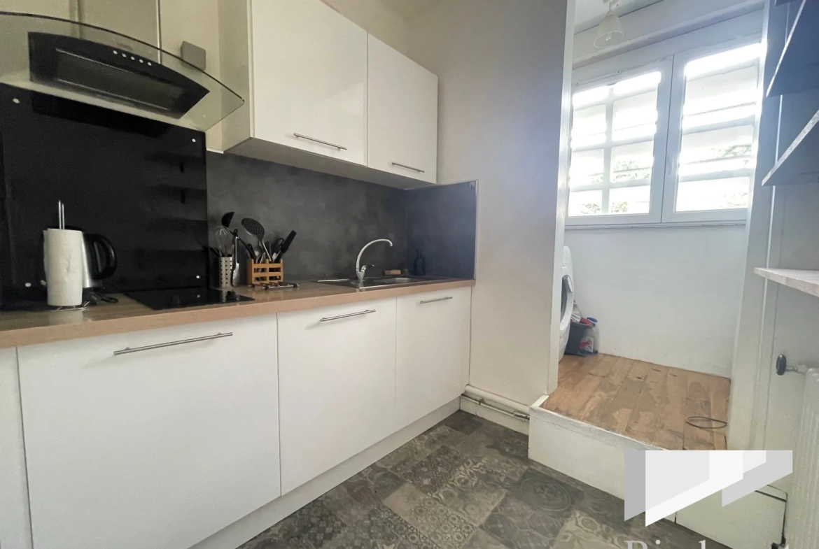Appartement T3 rénové à vendre à Orléans, proche gare et commerces 