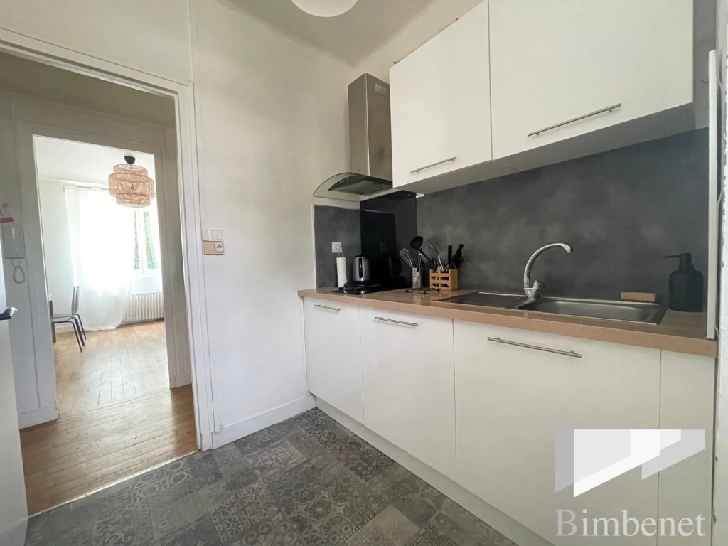 Appartement T3 rénové à vendre à Orléans, proche gare et commerces