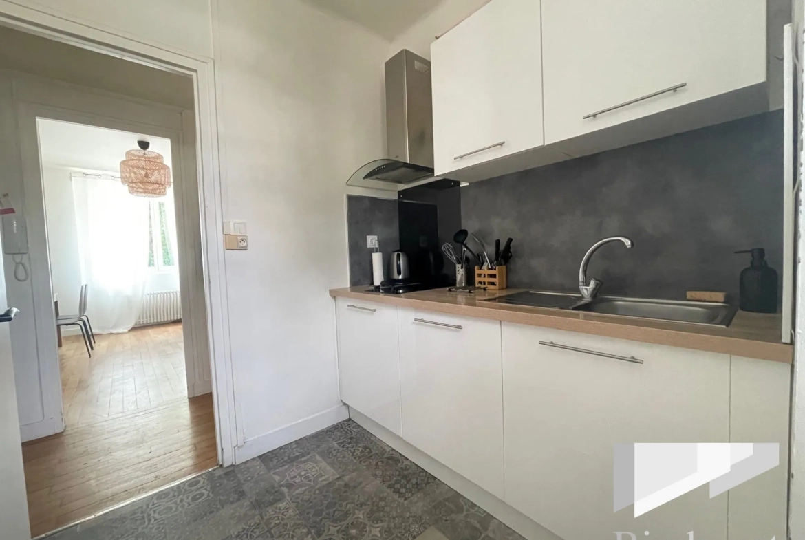 Appartement T3 rénové à vendre à Orléans, proche gare et commerces 