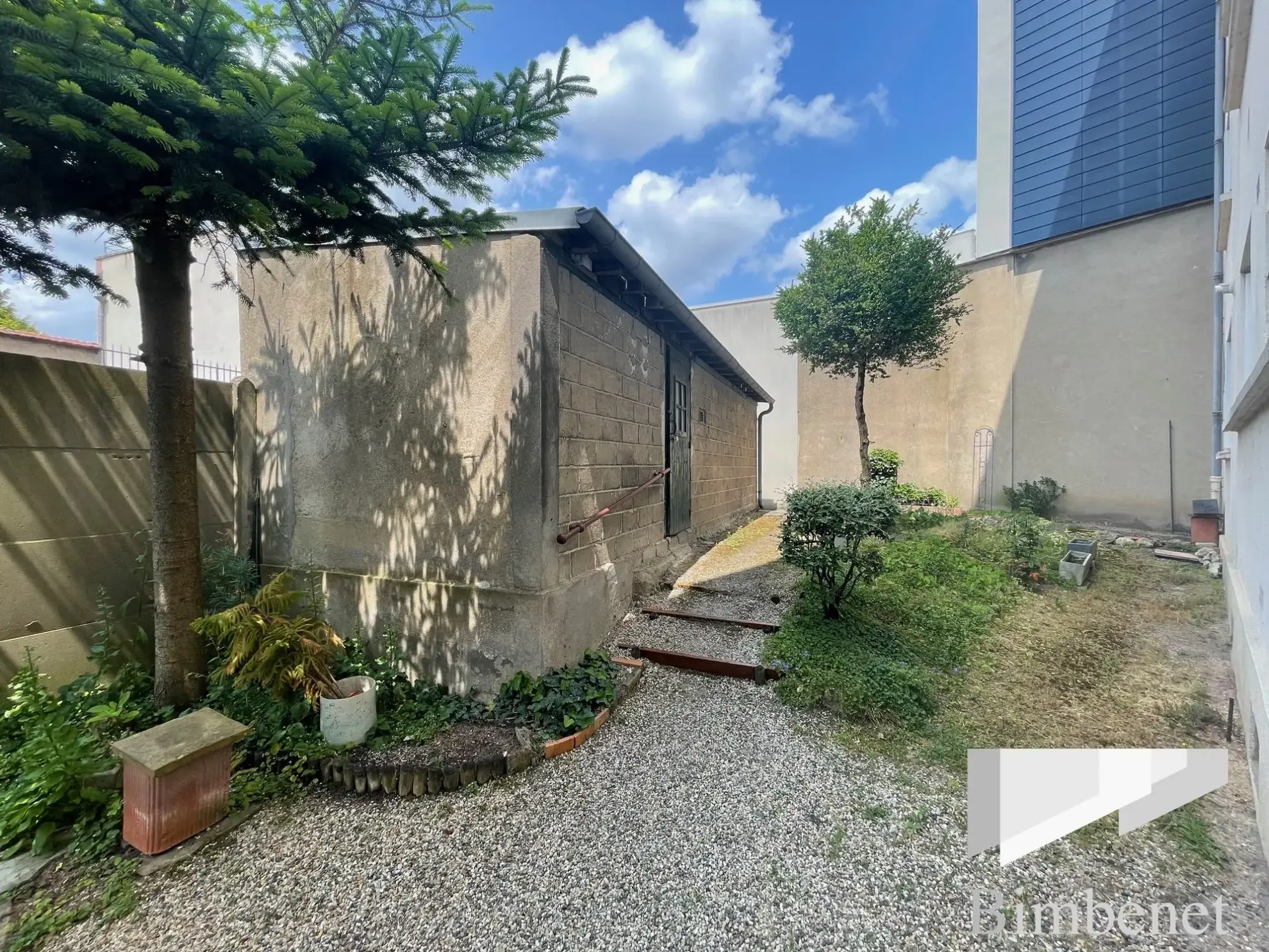 Appartement T3 rénové à vendre à Orléans, proche gare et commerces 
