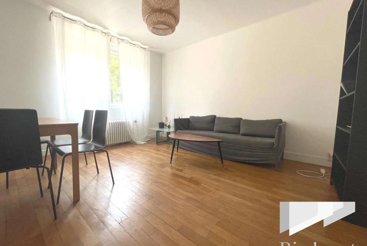 Appartement T3 rénové à vendre à Orléans, proche gare et commerces 