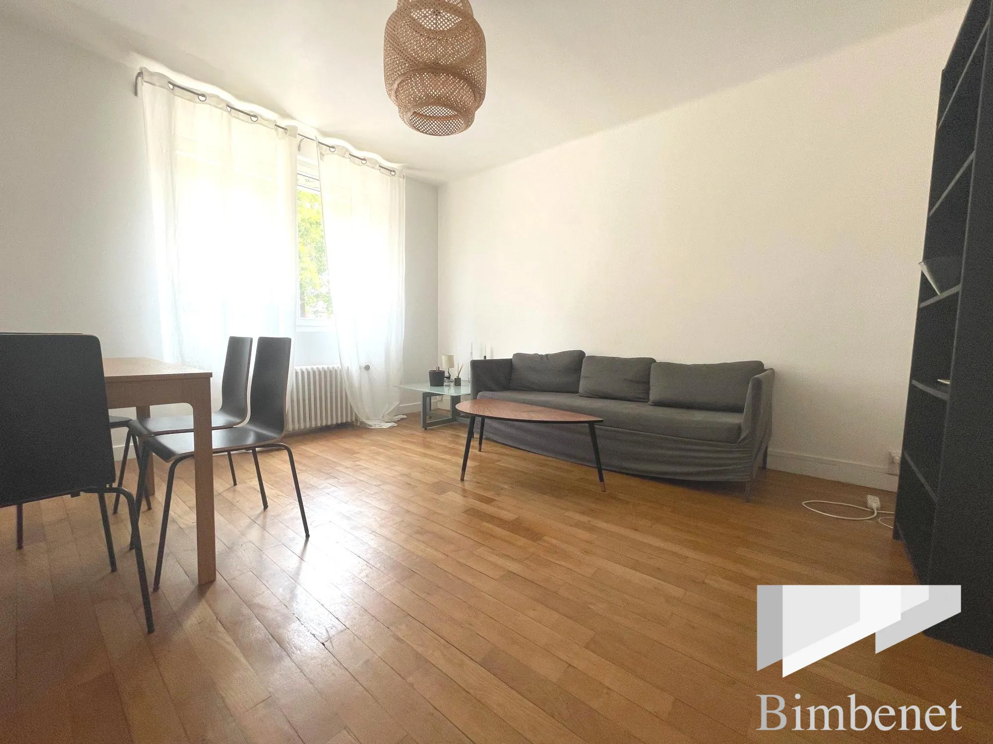 Appartement T3 rénové à vendre à Orléans, proche gare et commerces 