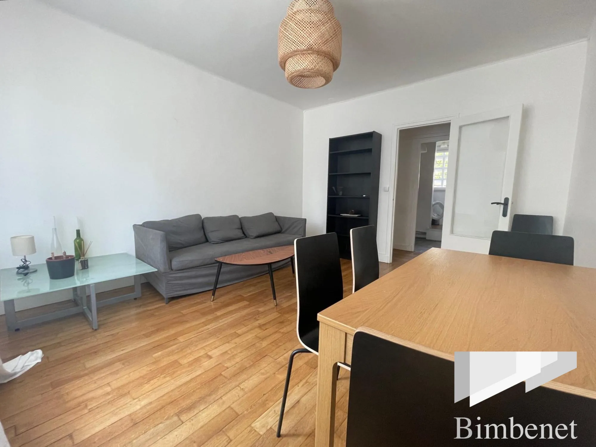 Appartement T3 rénové à vendre à Orléans, proche gare et commerces 