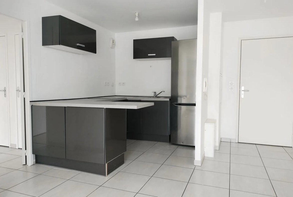 Appartement lumineux avec parking sécurisé à Saint-Nazaire – Résidence de standing 