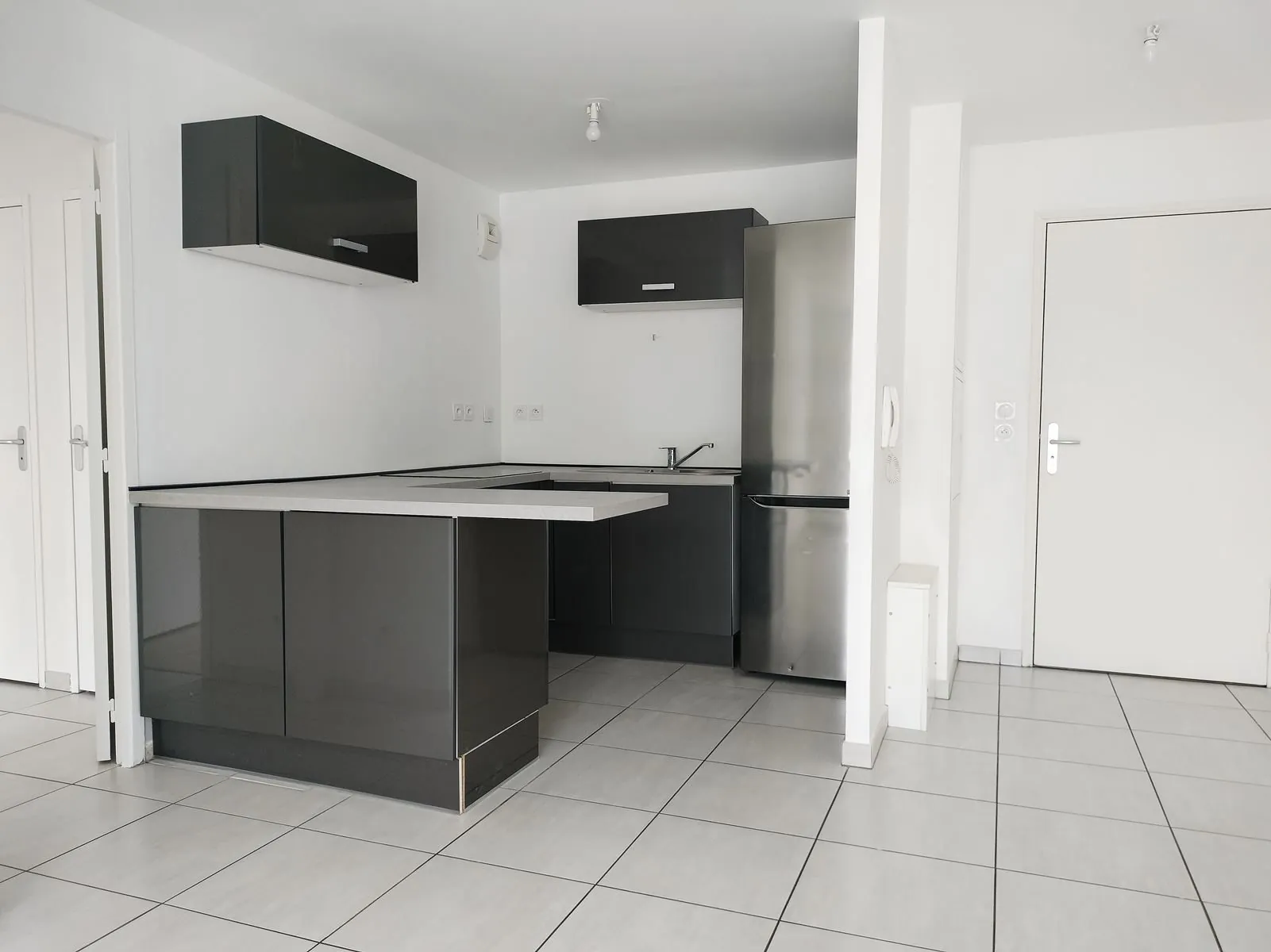 Appartement lumineux avec parking sécurisé à Saint-Nazaire – Résidence de standing 