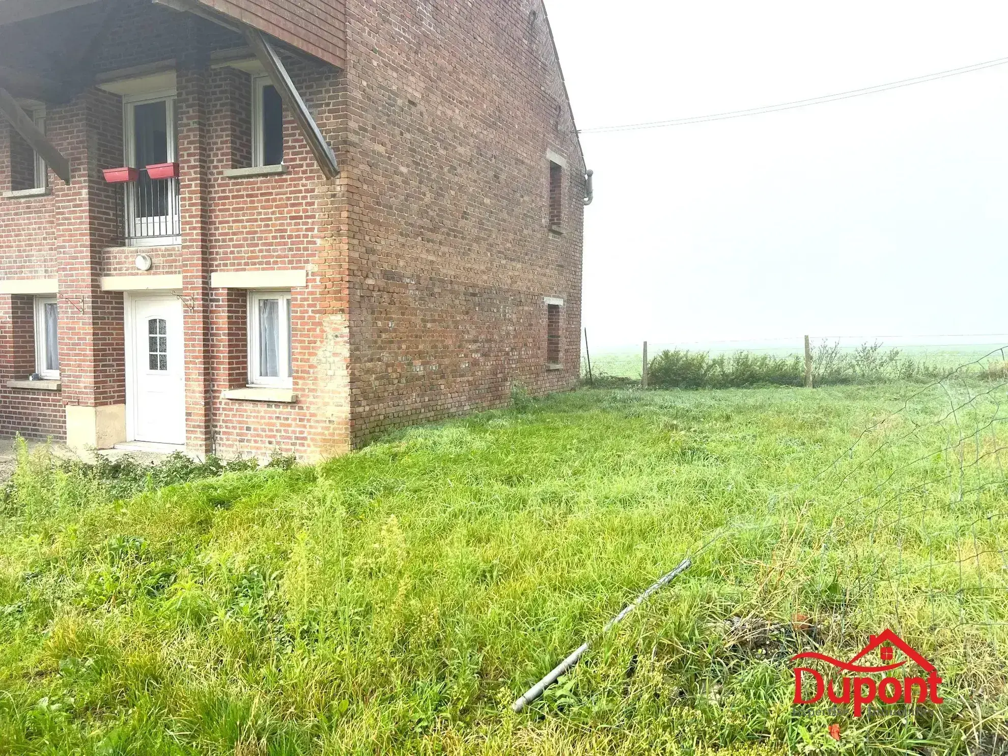 Charmante maison mitoyenne avec 3 chambres et jardin à Fonches-Fonchette 