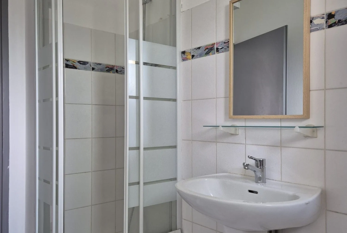 Bel appartement 3 pièces avec 2 chambres à Saint-Sulpice-et-Cameyrac 