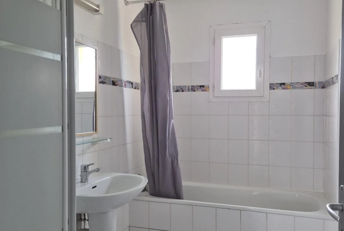 Bel appartement 3 pièces avec 2 chambres à Saint-Sulpice-et-Cameyrac 