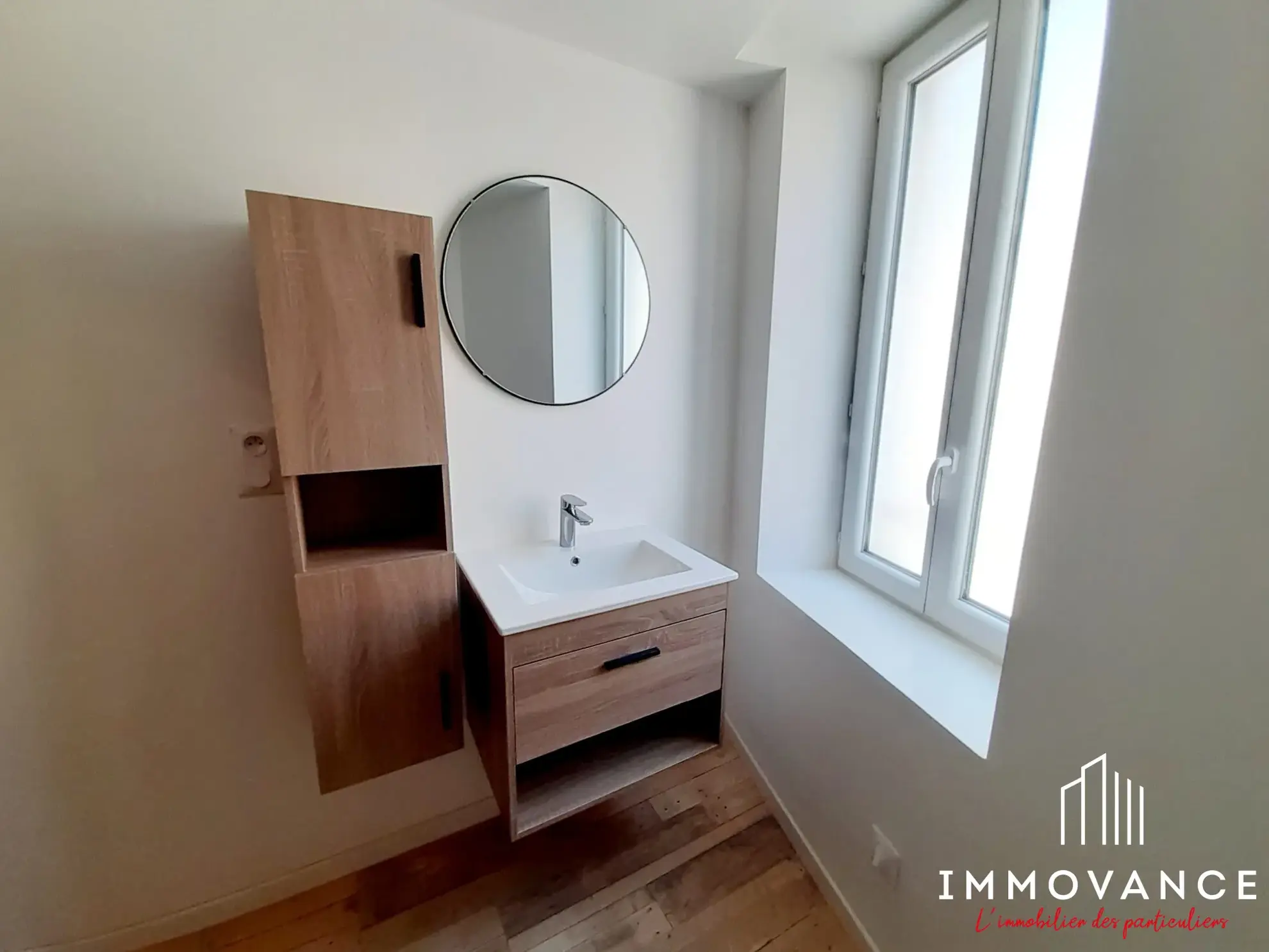 Maison de charme rénovée à Saint-Affrique avec 2 chambres, cave et modernités 