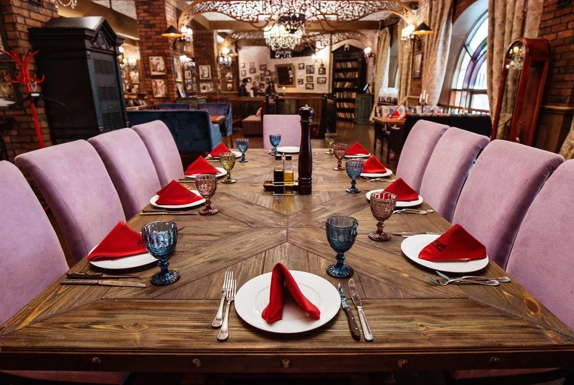 Restaurant à vendre dans la région d'Yverdon, établissement moderne avec logement et terrasse 